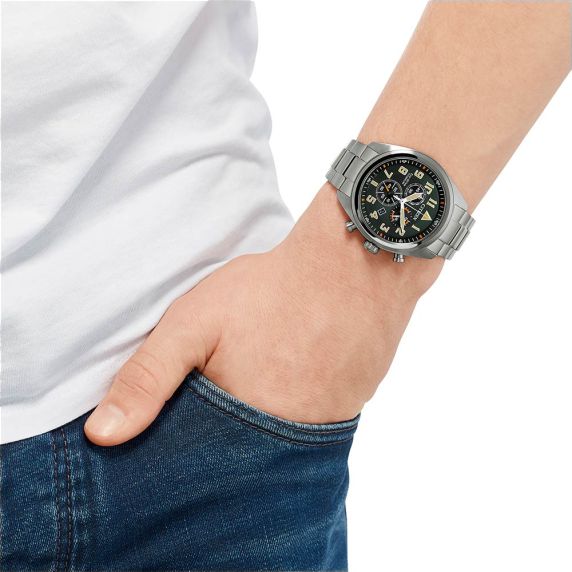 Titaaninen miesten kello aurinkoliikkeellä - Citizen Eco-Drive Super Titanium AT2480-81X 