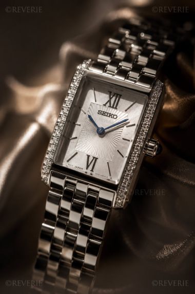Seiko Ladies Rectangular Crystals Cabochon Crown 22mm